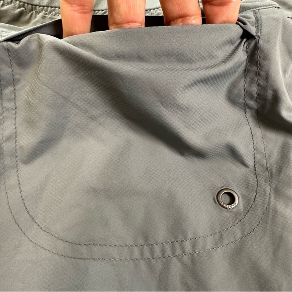 Athleta Go To Distance Shorts Grey Elastic Waist Zip Back Pocket Stretch - Picture 10 of 14